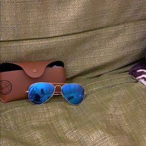 Ray ban aviators, blue mirror